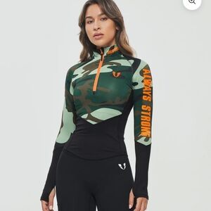 Firmabs half zip size small long sleeve camo top